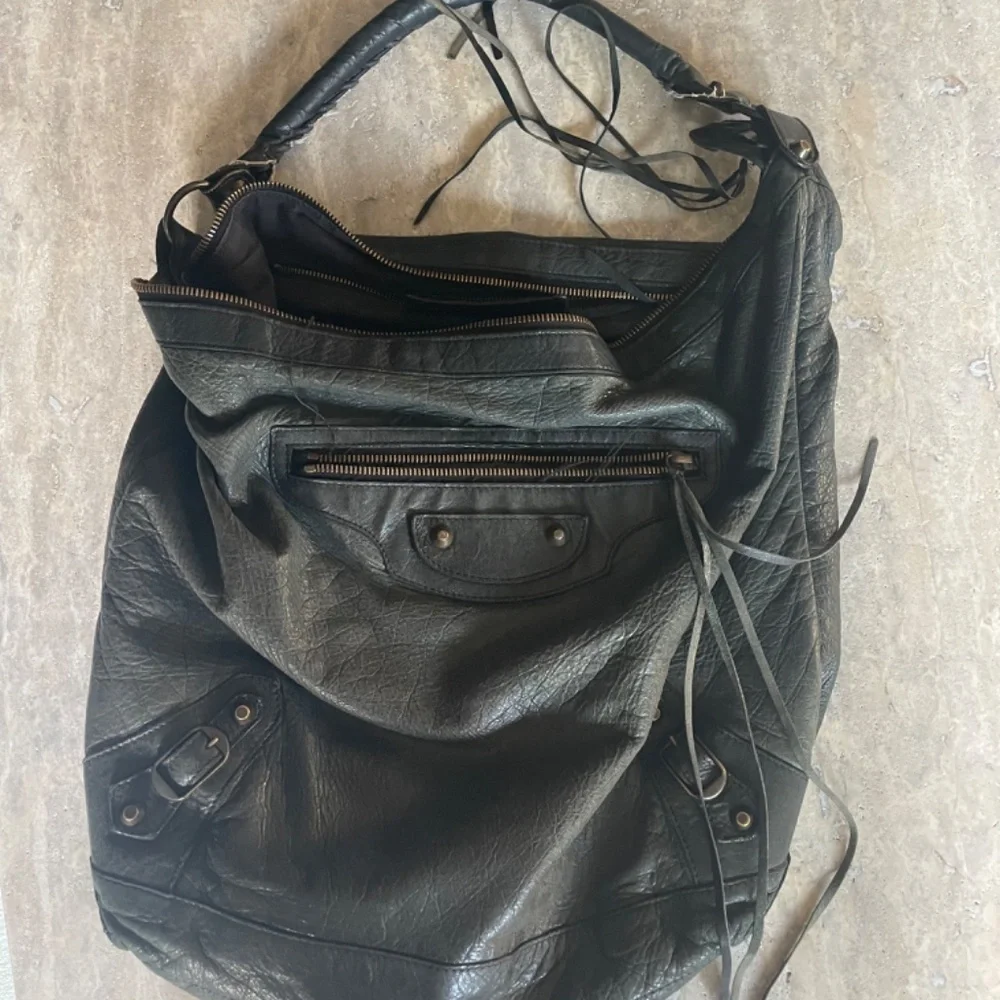 Balenciaga Shoulder Bag - Picture 3 of 5